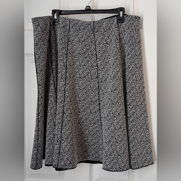 Avenue Dresses & Skirts - Avenue Black and White A-Line Skirt